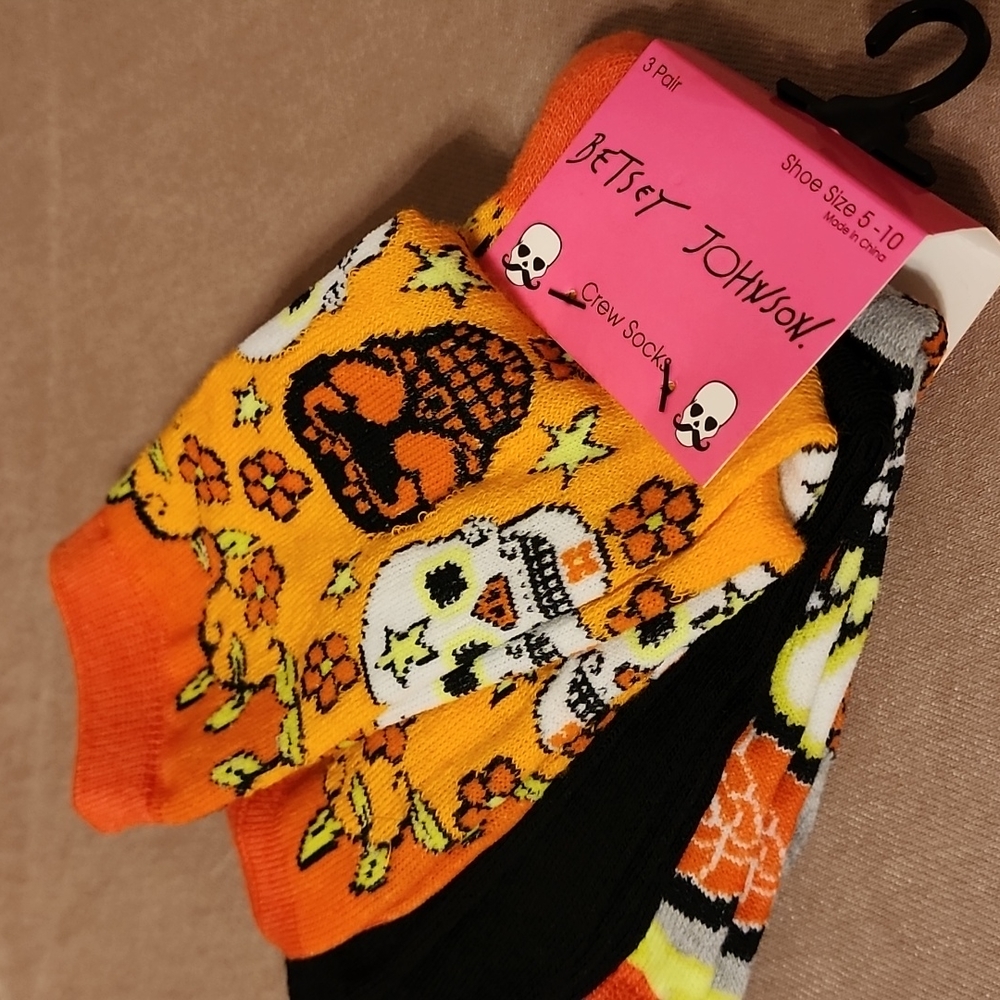 Betsey Johnson Halloween Sugar Skull Crew Socks